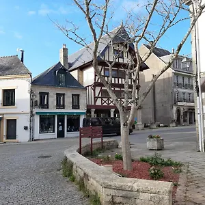 Cosy Plein Coeur De Guémené-sur-scorff Guéméné-sur-Scorff